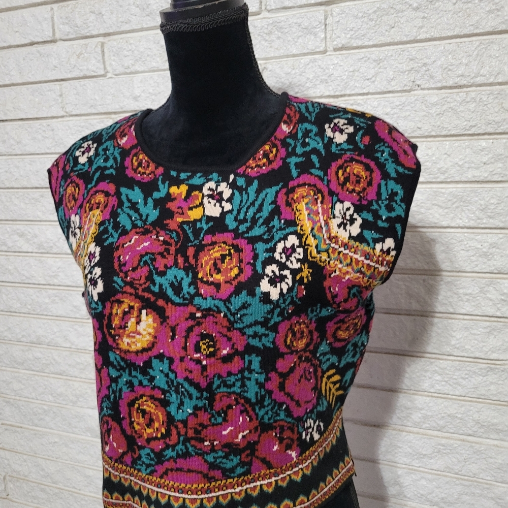 Romeo & Juliet Couture sz L boho colorful floral sweater